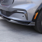 Moulures de calandre carbone brillant pour Ford Mustang Mach-E, vue avant gauche.
